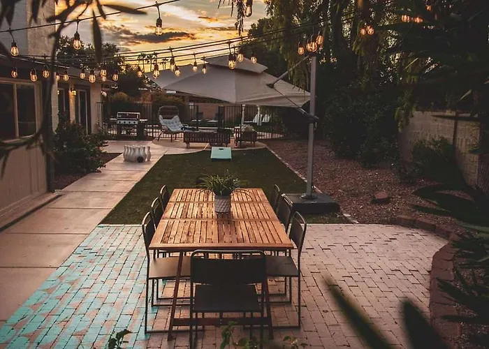 Desert Oasis Style Backyard Sleeps 18 Games *