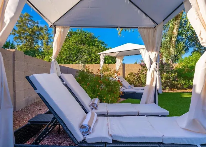 Desert Oasis Style Backyard Sleeps 18 Games Holiday home