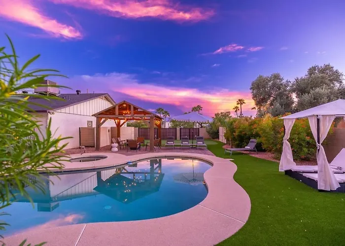 Desert Oasis Style Backyard Sleeps 18 Games * Phoenix
