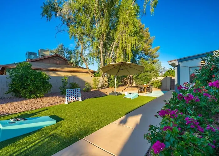 Desert Oasis Style Backyard Sleeps 18 Games Holiday home