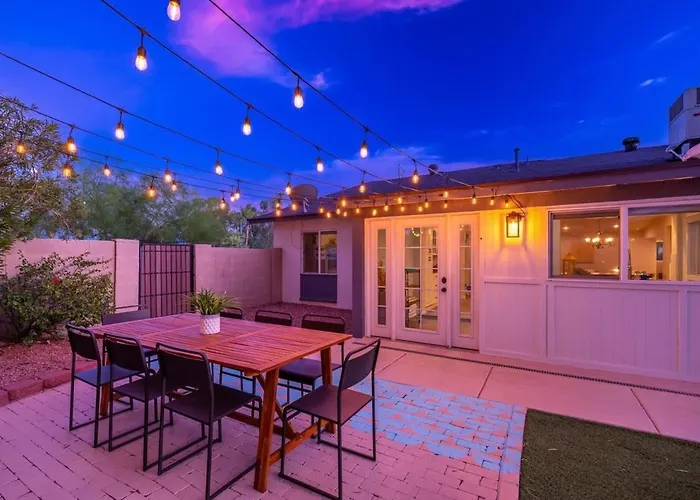 Desert Oasis Style Backyard Sleeps 18 Games * Phoenix
