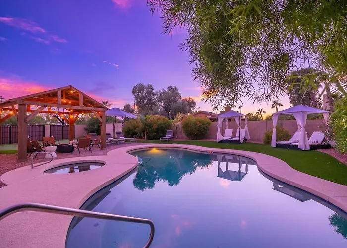 Desert Oasis Style Backyard Sleeps 18 Games Holiday home